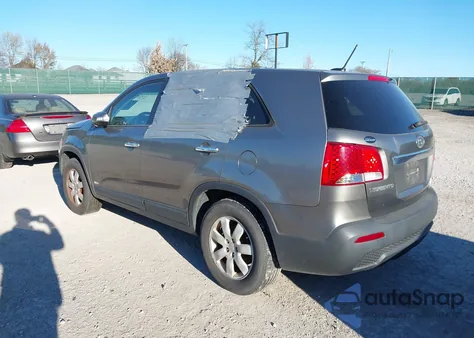 2011 Kia Sorento Lx z USA, uszkodzony, nr VIN 5XYKTCA17BG083058